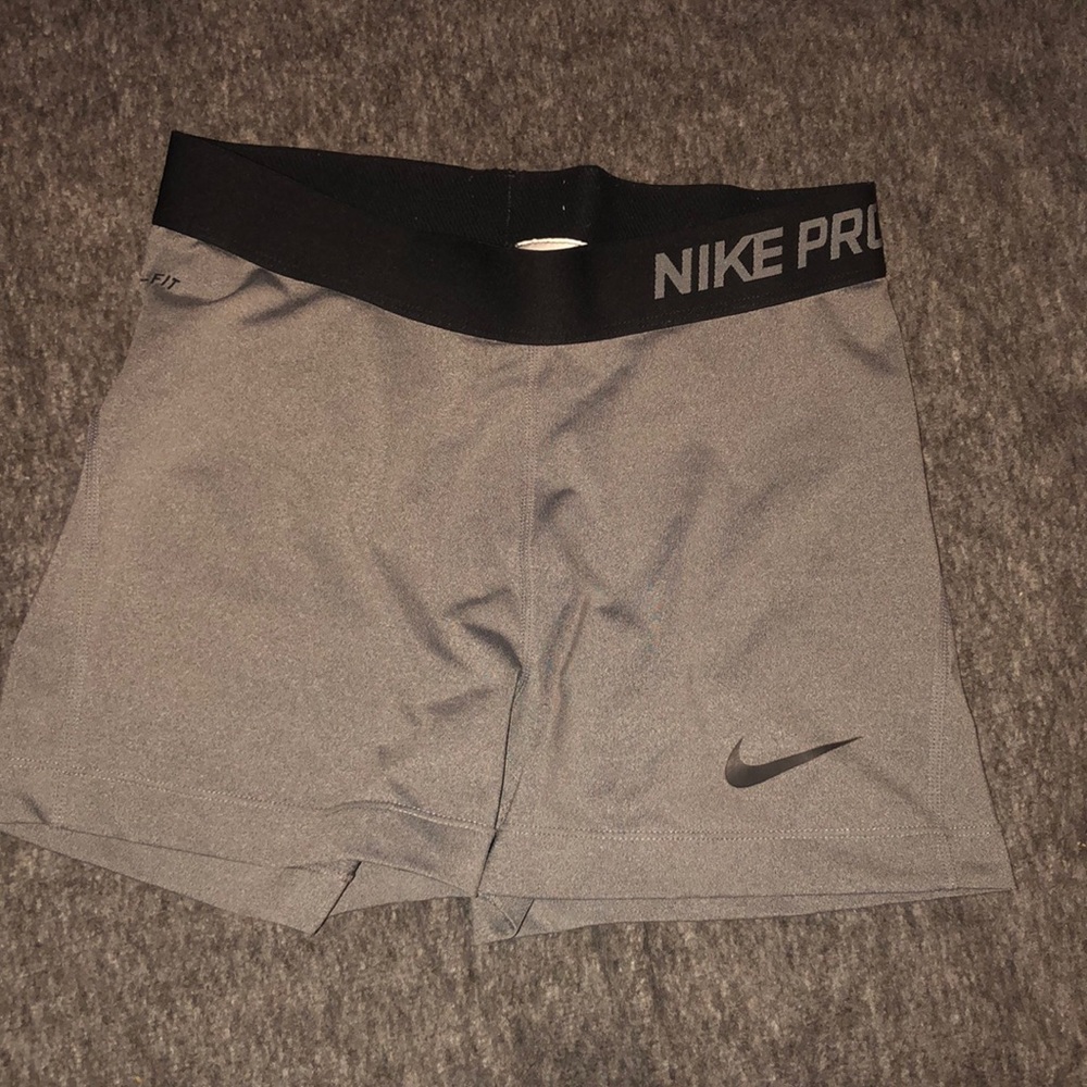 Women’s Nike Pro